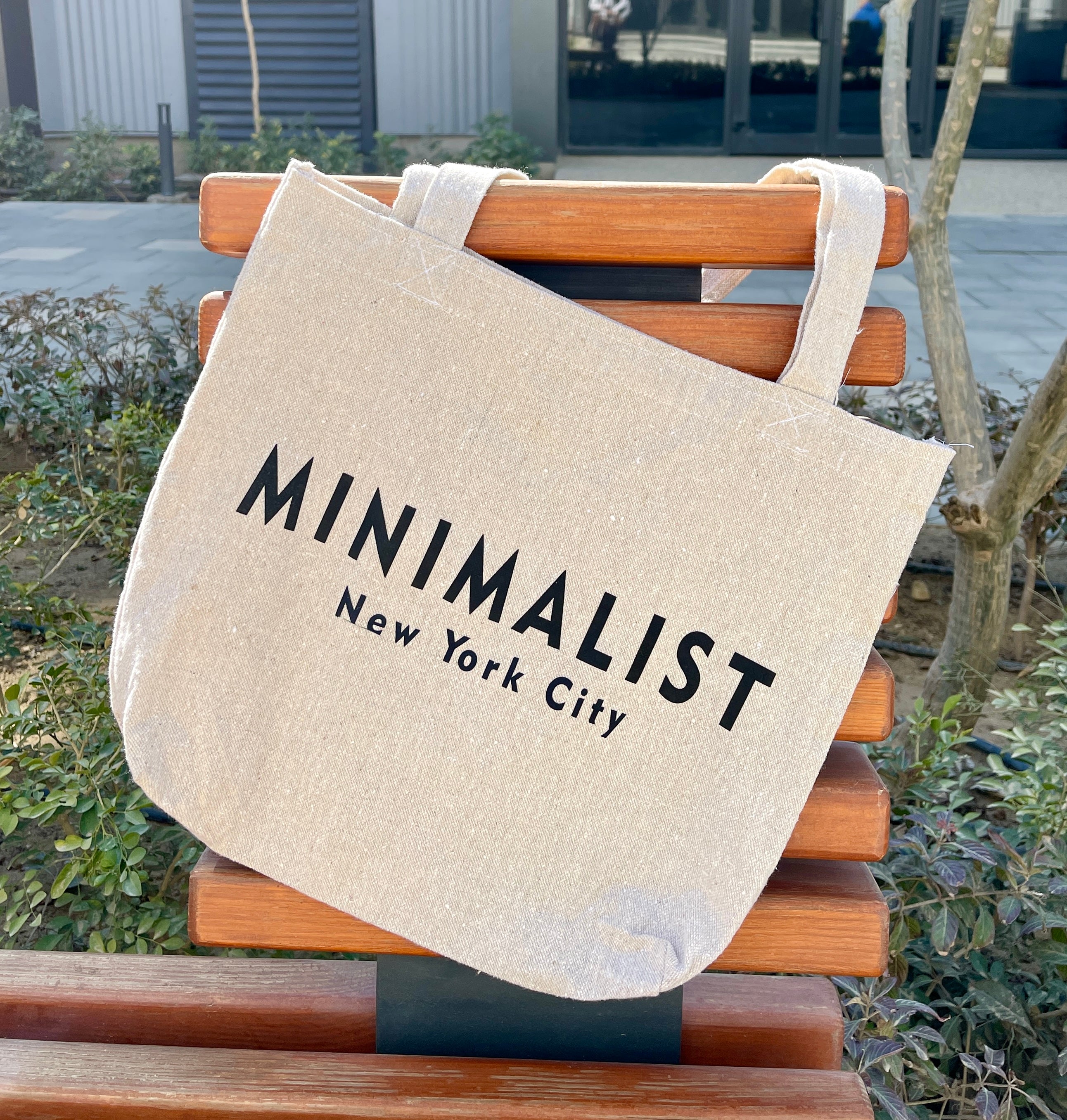 Minimalist tote bag