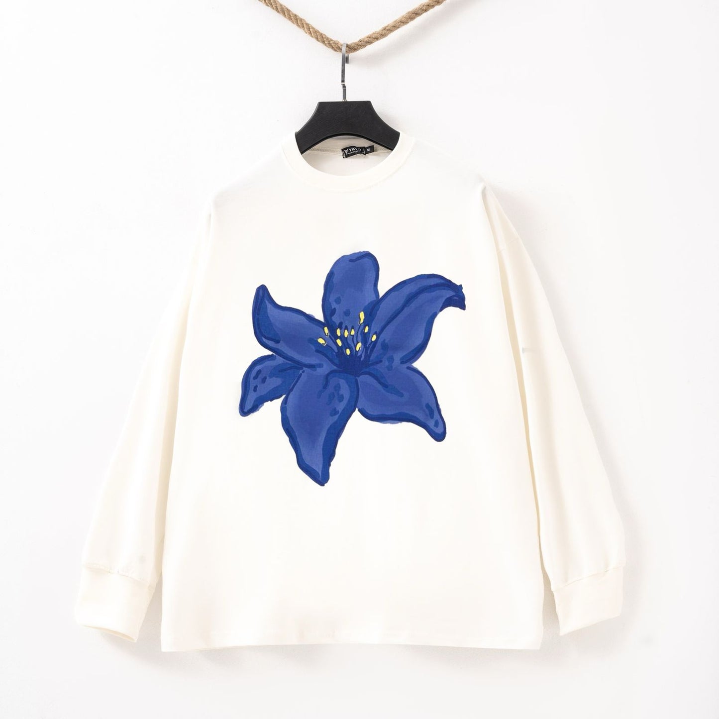 Blue flower white Tshirt