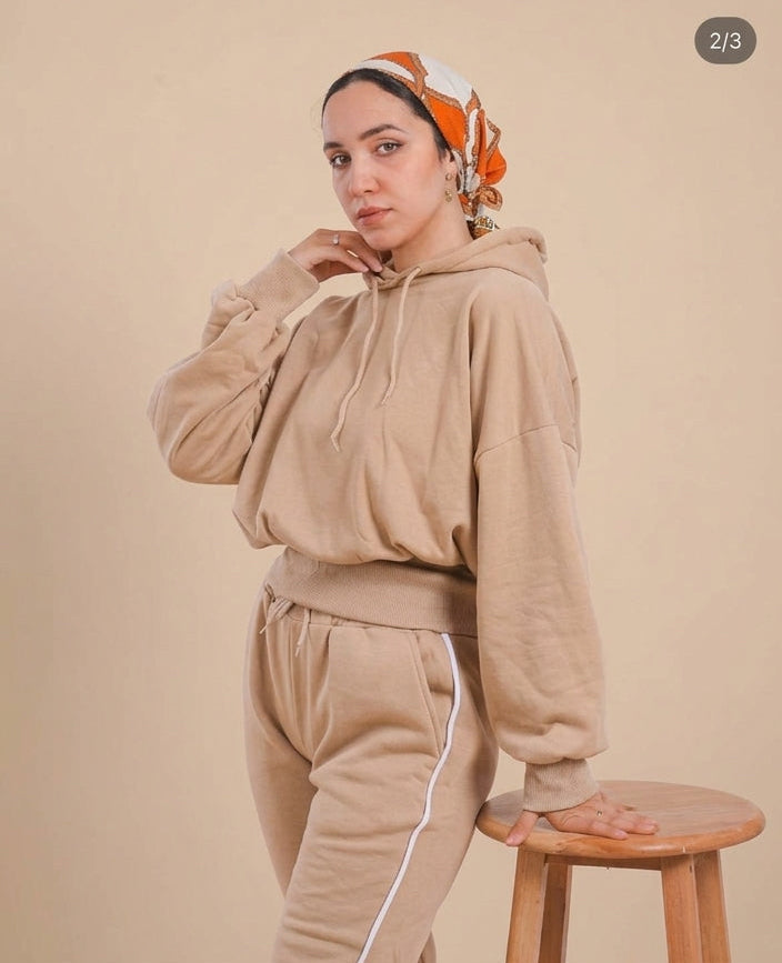 Crop waisted sweatshirt beige