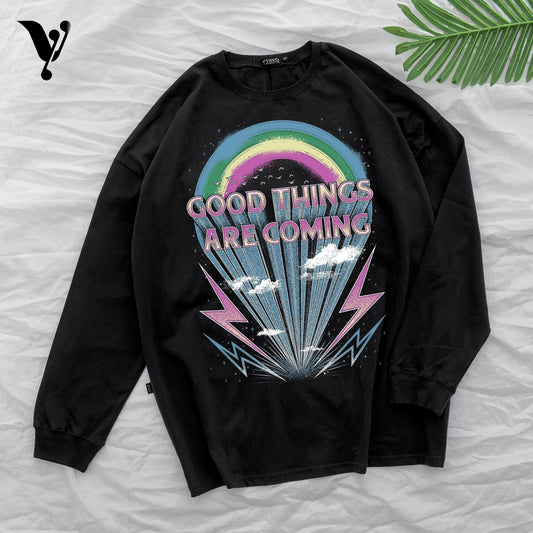 Good things are coming oversize black Tshirt